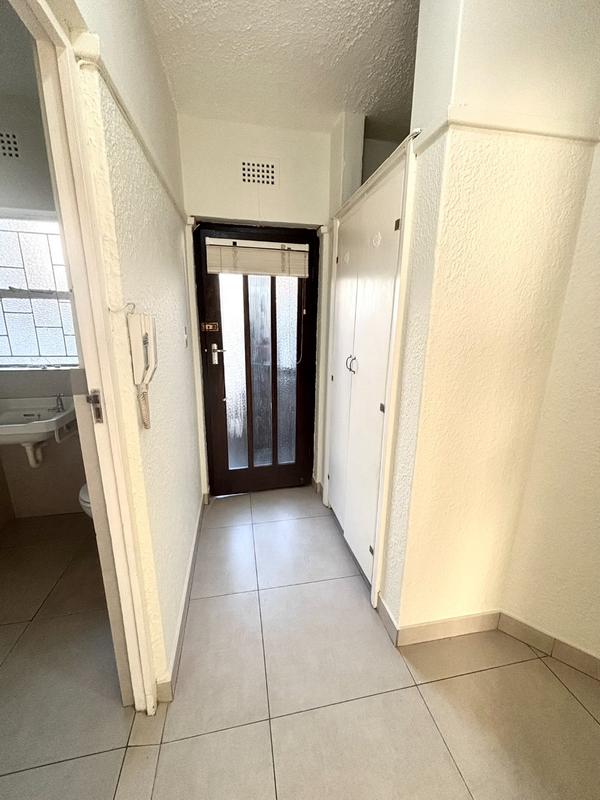 To Let 1 Bedroom Property for Rent in Wynberg Western Cape